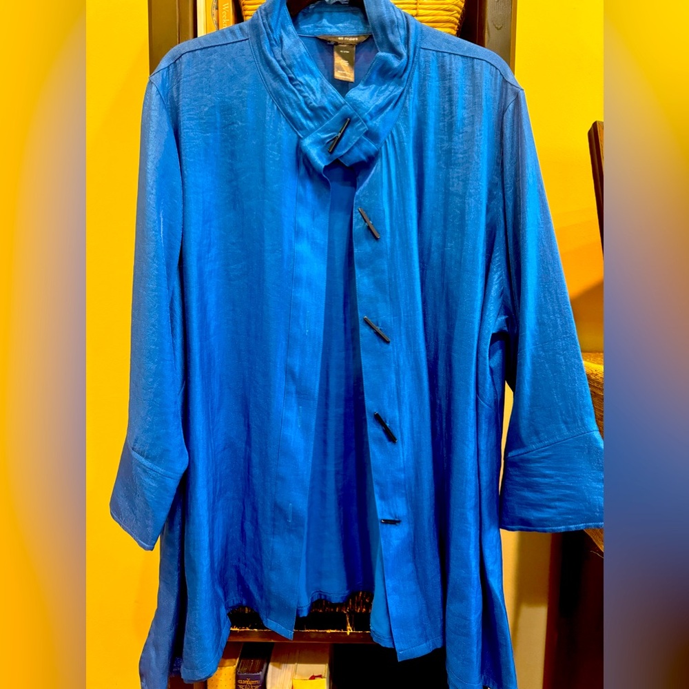 ALI MILES royal blue button up, silk shantung feel, wired collar jacket.